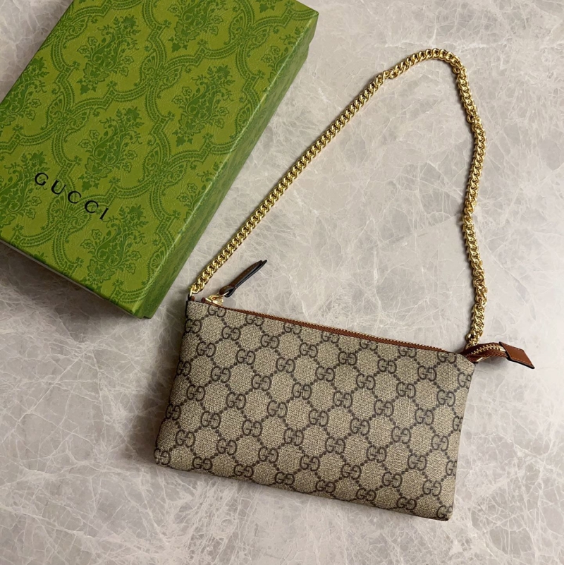 G*u*i wallets & purse